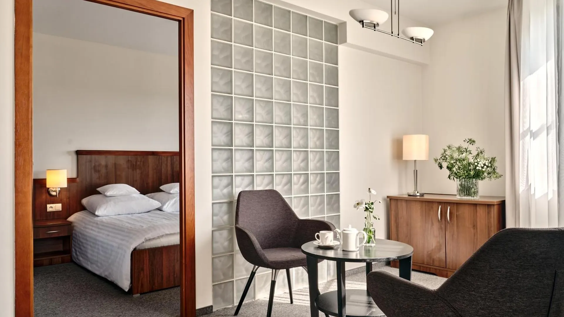 Hotel Edison Poznan Lotnisko Lawica Baranowo